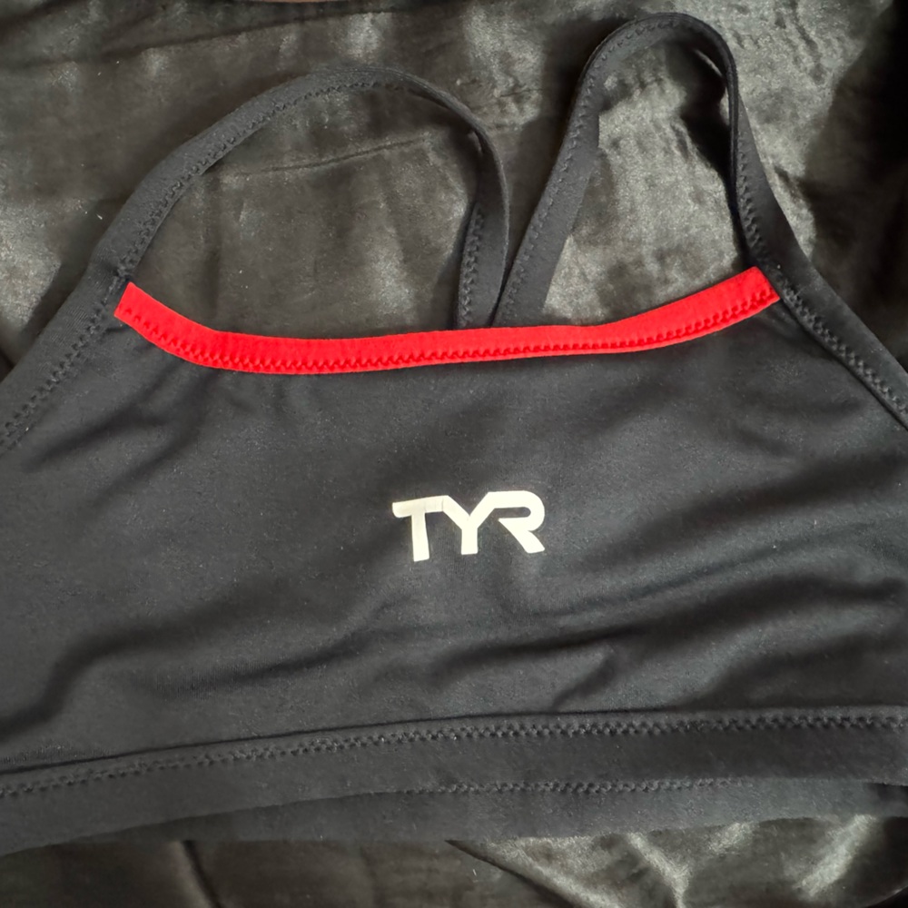 REVERSIBLE TYR Black and Red Sports Bra